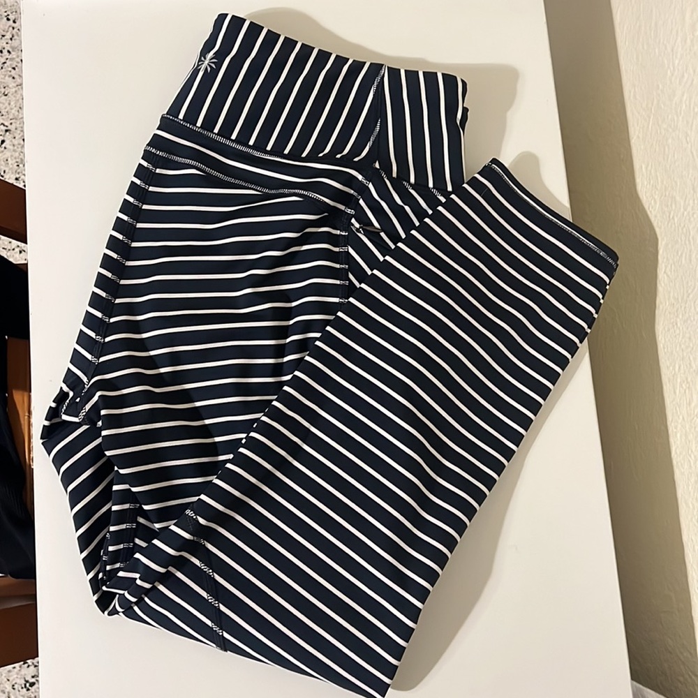 Athleta Contender 7/8 Navy Blue and White Leggings - Large (P)
